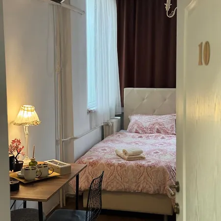 Mother Teresa Apartment *